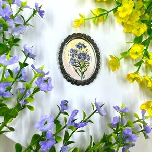 Thomas L Mott Vintage Flower In Frame Made in England Brooch